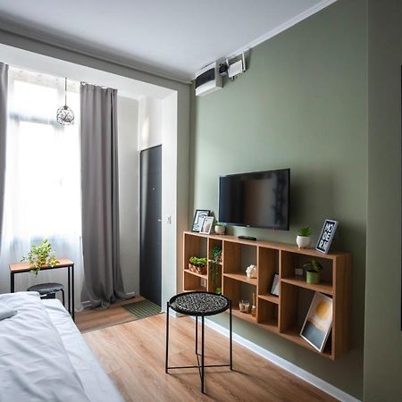 Tom Thumb & Thumbelina ~ 2 Private Rooms In Sofia Center Buitenkant foto