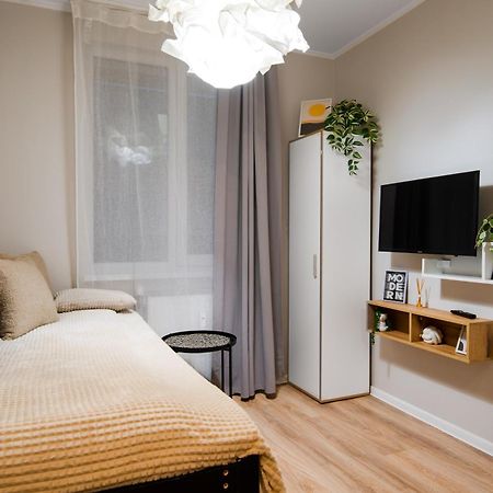 Tom Thumb & Thumbelina ~ 2 Private Rooms In Sofia Center Buitenkant foto